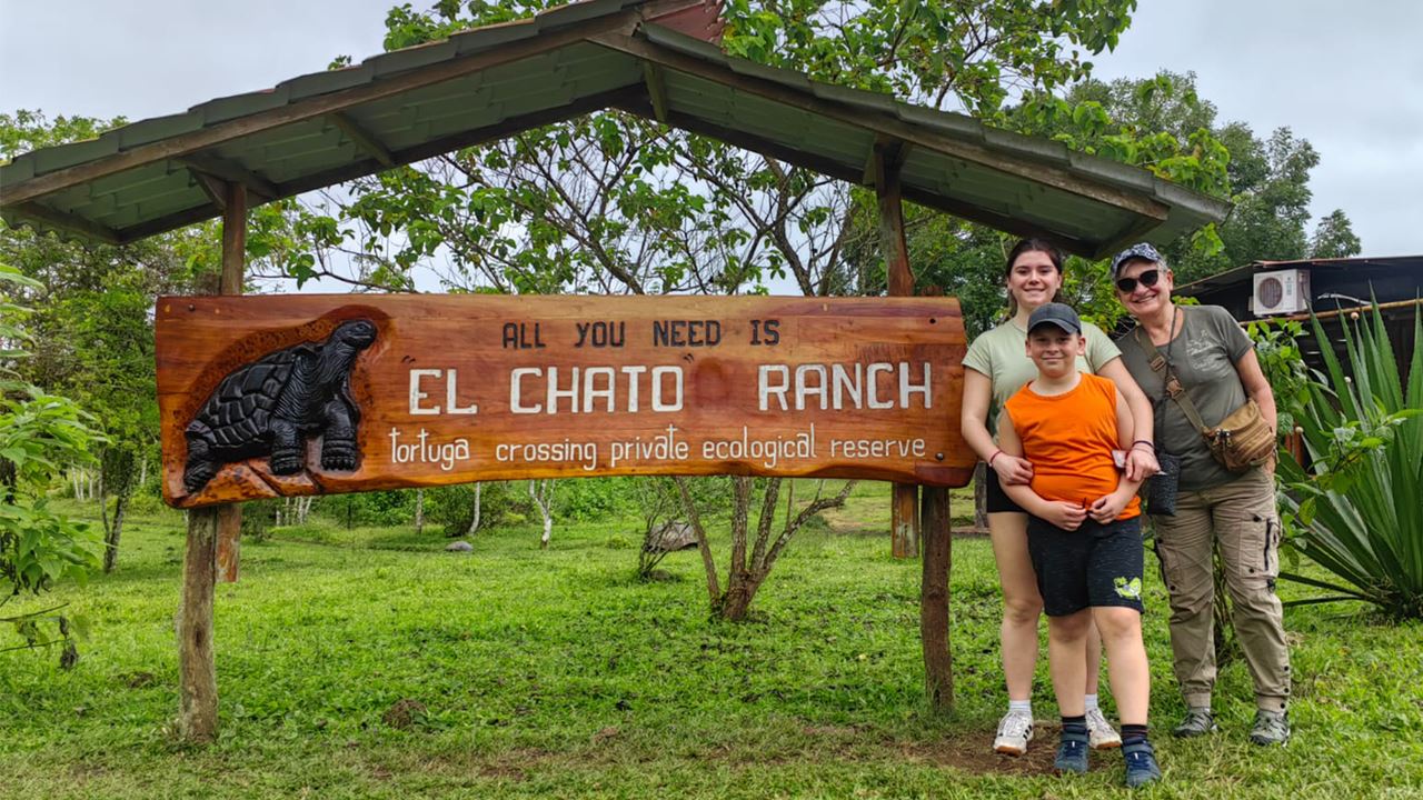 Upper Santa Cruz: Giant Turtles, Lava Tunnels And The Twins foto 2