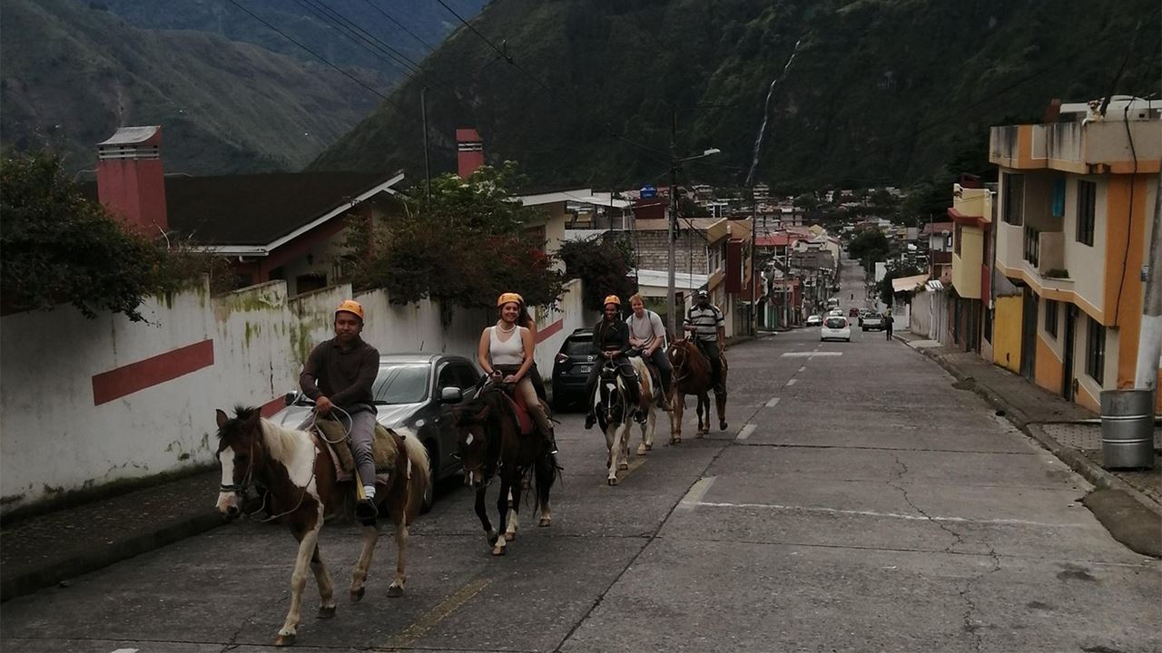 Reiten Unter Dem Tungurahua: Abenteuer In Nahuazo foto 4