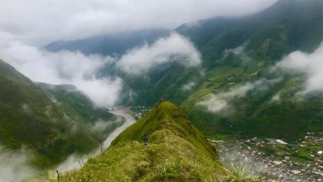 Trekking Até A Casa Da Árvore Em Baños De Agua Santa foto 4