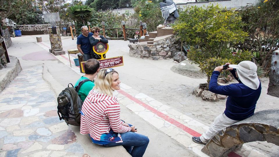 Tour To The Middle Of The World foto 5