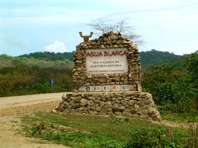 Passeio Visita Praia De Los Frailes E Comunidade Agua Blanca foto 5